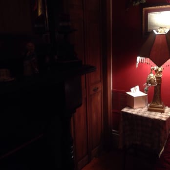 Old Northside Bed & Breakfast Inc - Beautiful lamp on the nightstand!! - Hotels Near Me - Indianapolis, Indiana