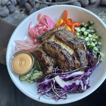 B-Town Kitchen & Raw Bar - Bulgaria Beef Bowl.. so good - Live/Raw Food Near Me - Bellingham, Washington