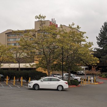 Seattle Airport Marriott - Plenty of parking - Hotels Near Me - Seattle, Washington