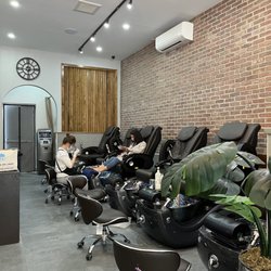 Grand Nail Salon