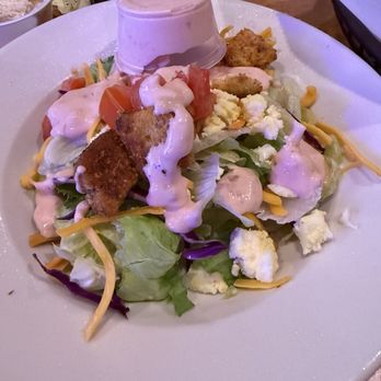 Texas Roadhouse - Dinner Salad with 1000 island dressing - American Near Me - Gilbert, Arizona