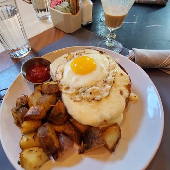 Rhett - Breakfast & Brunch Near Me - Savannah, Georgia