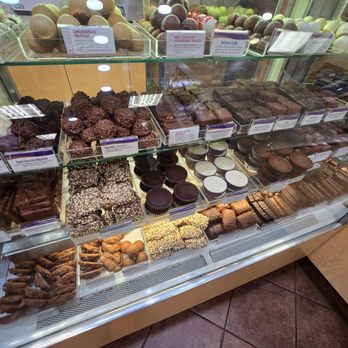 Rocky Mountain Chocolate Factory - Chocolatiers & Shops Near Me - Concord, California