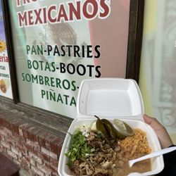 Los Compadres Market