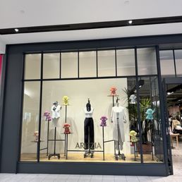 Exterior photo of Aritzia - East Rutherford, New Jersey Exterior photo of Aritzia - East Rutherford, New Jersey