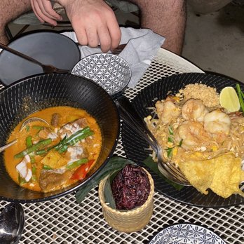 Wayla - Beef panang curry, shrimp pad Thai, sticky rice - Thai Near Me - New York, New York Wayla - Beef panang curry, shrimp pad Thai, sticky rice - Thai Near Me - New York, New York