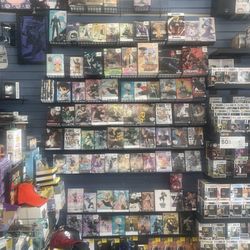 GameStop - Figures and Pops!