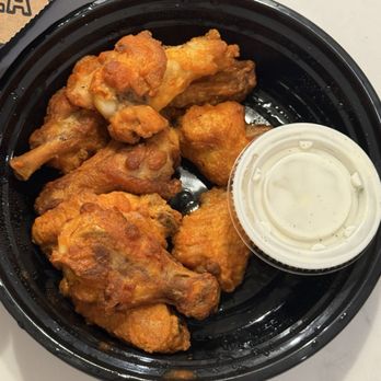 Crust Pizza Co. - Cypress - Tiny chicken wings for what you pay for. - Pizza Near Me - Cypress, Texas