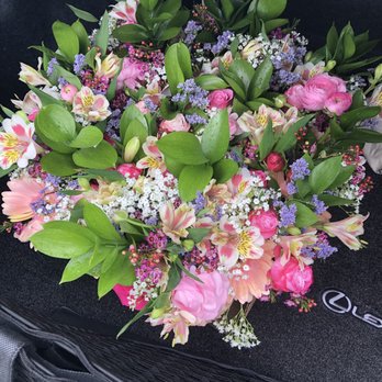 Flowers and Friends - How gorgeous is this?? These are 12 mason jars filled with gorgeous flowers for a baby shower - Florists Near Me - San Clemente, California