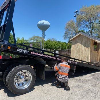 Speedy Peedy - Unloading the playhouse at Franklin Elementary, West Allis - Towing Near Me - West Allis, Wisconsin