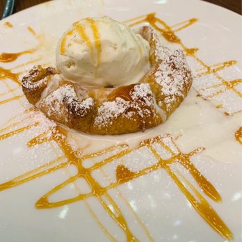 ninetwentyfive - Apple pie - Bars Near Me - Wayzata, Minnesota