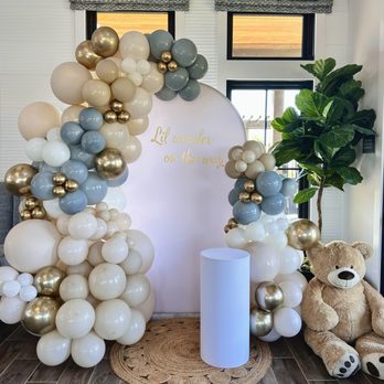 Anna Party Decor - Baby shower - Balloon Services Near Me