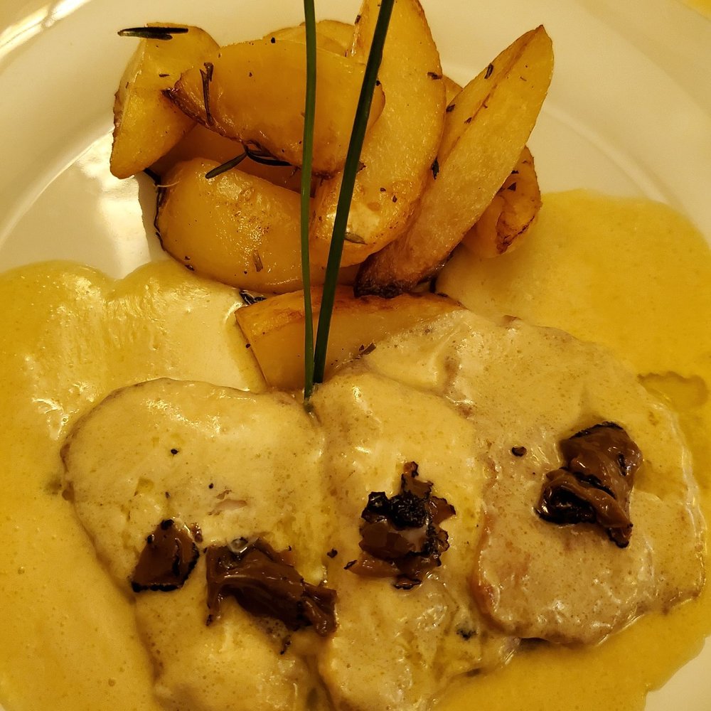 Azzurro Terra e Mare - SCALOPPINE DI VITELLO AL PROFUMO DI TARTUFO - Italian Near Me - Bern, BE