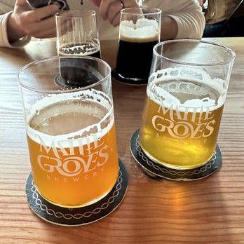 Mattie Groves Brewery - two glasses of beer - Breweries Near Me - Sacramento, California Mattie Groves Brewery - two glasses of beer - Breweries Near Me - Sacramento, California