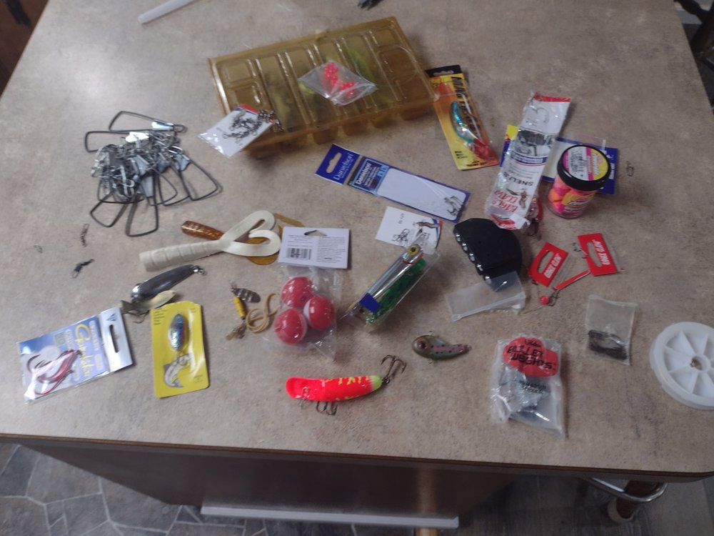 USAVE GASSPORTING GOODS Updated August 2024 935 Rogue River Hwy