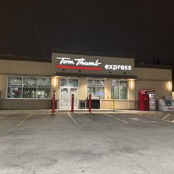 Tom Thumb Express - Pumps work early, but store opens at 6am