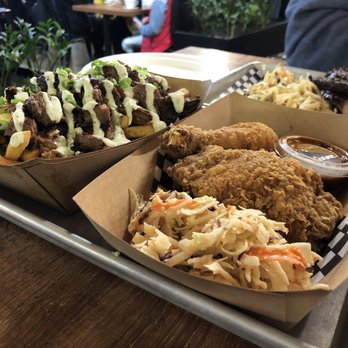 Re-Up BBQ - Chili cheese fries with brisket and pulled pork; fried chicken with coleslaw - Barbeque Near Me - New Westminster, British Columbia