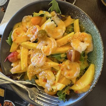 Hitto Ramen - Shrimp Mango Salad - Ramen Near Me - Staten Island, New York