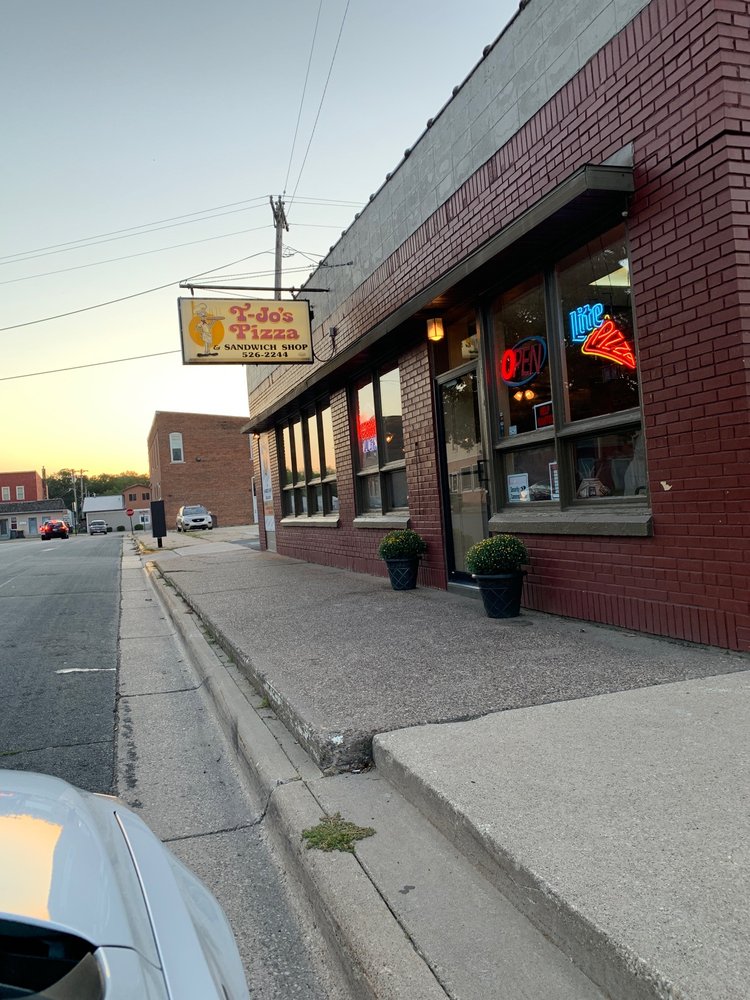T Jo's Pizza & Sandwich Shop Logo