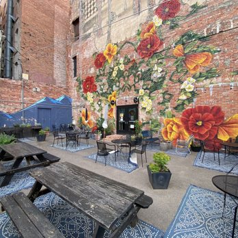 Paramount Cafe - Outdoor seating area in the back of the cafe - Coffee & Tea Near Me - Cheyenne, Wyoming Paramount Cafe - Outdoor seating area in the back of the cafe - Coffee & Tea Near Me - Cheyenne, Wyoming