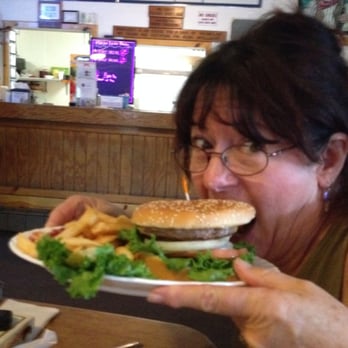 Hitching Post - Really good hamburgers - Breakfast & Brunch Near Me - Ahwahnee, California