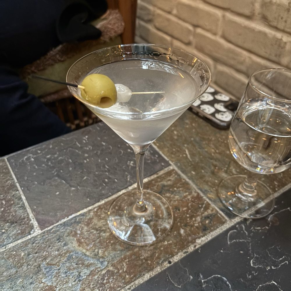 Lobby Bar - 1884 martini - Cocktail Bars Near Me - New York, New York