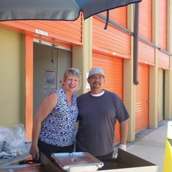 Tacos Los 2 Amigos Catering - Everyone wants to cook!