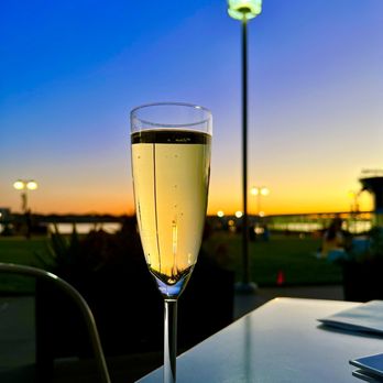 Rosenblum Cellars - Richard Grant Rosenblum Cellars Vintner's Cuvee Chardonnay - Venues & Event Spaces Near Me - Oakland, California Rosenblum Cellars - Richard Grant Rosenblum Cellars Vintner's Cuvee Chardonnay - Venues & Event Spaces Near Me - Oakland, California