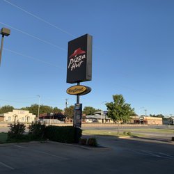 Pizza Hut - Sigh for Pizza Hut on Kemp.