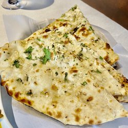 Turmeric Indian Cuisine - Garlic Naan 5/5 so delicious