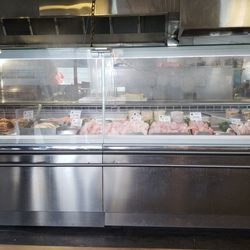 Raglan Fish Market - The fish counter