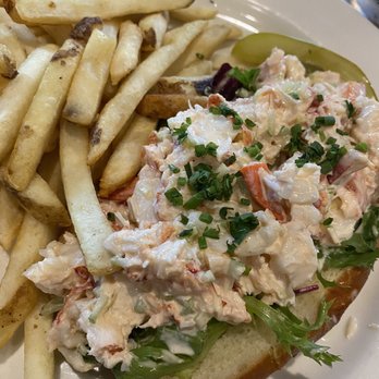 Mama's on the Half Shell - Lobster Roll Sandwich - Bars Near Me - Baltimore, Maryland Mama's on the Half Shell - Lobster Roll Sandwich - Bars Near Me - Baltimore, Maryland