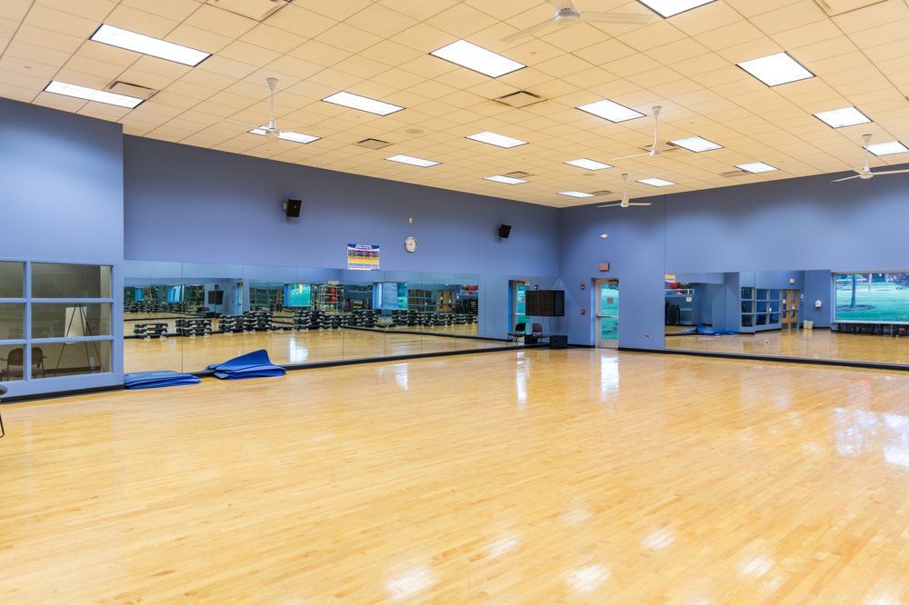 ORLAND PARK HEALTH & FITNESS CENTER Updated August 2024 16 Photos