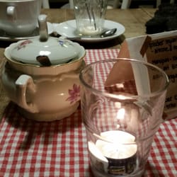 Café Rudowitz - Tisch mit Gedeck vom Gast vor meinem Besuch.