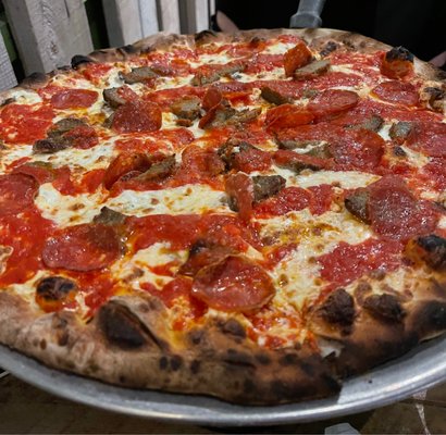 Tucci's Pizza by null