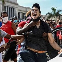Cubamax Travel - Represion de la tirania narcocastrista-comunista el dia 11/7/2021 cuando el pueblo gritó LIBERTAD. Busquen video en Google sobre ese dia.