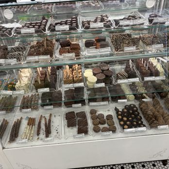 Kilwins Ice Cream - Chocolate - Fudge - Chocolatiers & Shops Near Me - Ocean Springs, Mississippi Kilwins Ice Cream - Chocolate - Fudge - Chocolatiers & Shops Near Me - Ocean Springs, Mississippi