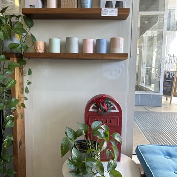 1 Oz Coffee - Waiting area - Coffee & Tea Near Me - Mountain View, California
