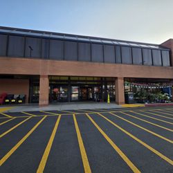 Kroger - This is the front of the Kroger, with gas station facing Cobb Parkway.