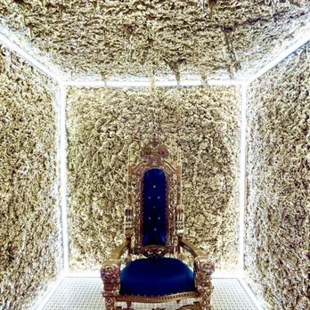 Picturistik - The golden throne - Event Photography Near Me - Burbank, California