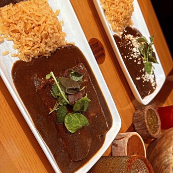 Agave | Mexican Restaurant & Tequila Bar - Enmolada & El Gallo Negro - Mexican Near Me - Healdsburg, California