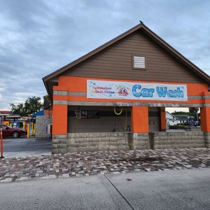 High-Quality Car Wash Vero Beach Scene for Desktop High-Quality Car Wash Vero Beach Scene for Desktop