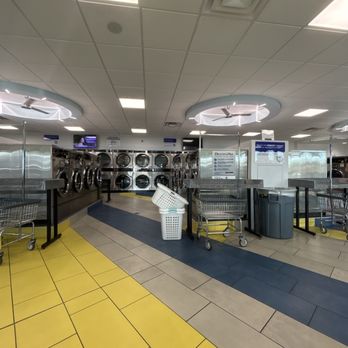 Wash Zone - Laundromat - Laundromat Near Me - Tampa, Florida Wash Zone - Laundromat - Laundromat Near Me - Tampa, Florida