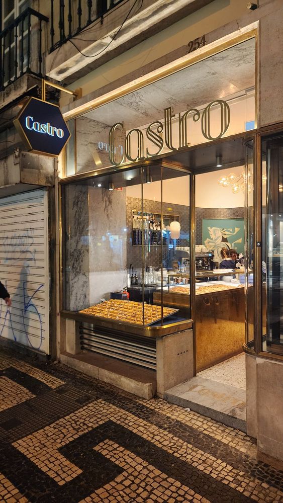 CASTRO ATELIER DE PASTEIS DE NATA R. Áurea 254, Lisboa, Portugal Restaurants Restaurant