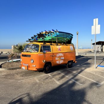 Kapowui Surf Lessons - Surfing Near Me - Santa Monica, California