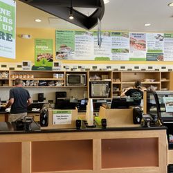 Erik's DeliCafe of Roseville - Inside