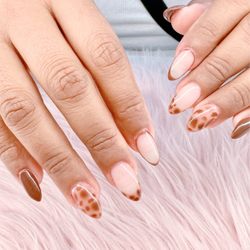 Jenny’s Nails & Spa - #Hardgel#design#frenchtip#