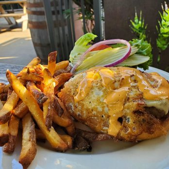 Schlafly Bottleworks - Chorizo burger.....yum - Brewpubs Near Me - Maplewood, Missouri Schlafly Bottleworks - Chorizo burger.....yum - Brewpubs Near Me - Maplewood, Missouri