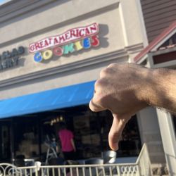 Thumbs down to "Great" American Cookie!