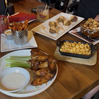 Roadtrip Bayshore - Excellent food - Cocktail Bars Near Me - Bay Shore, New York